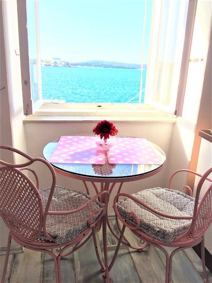 Main Square Apartments With Sea View Pula Luaran gambar