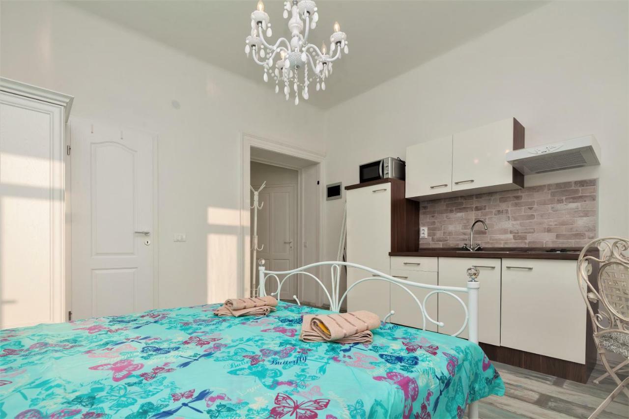 Main Square Apartments With Sea View Pula Luaran gambar