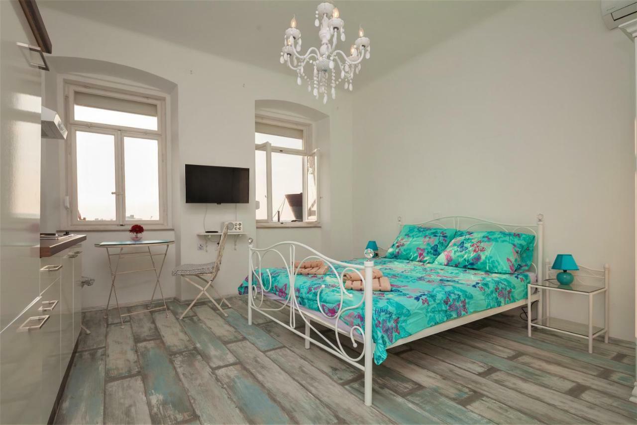 Main Square Apartments With Sea View Pula Luaran gambar