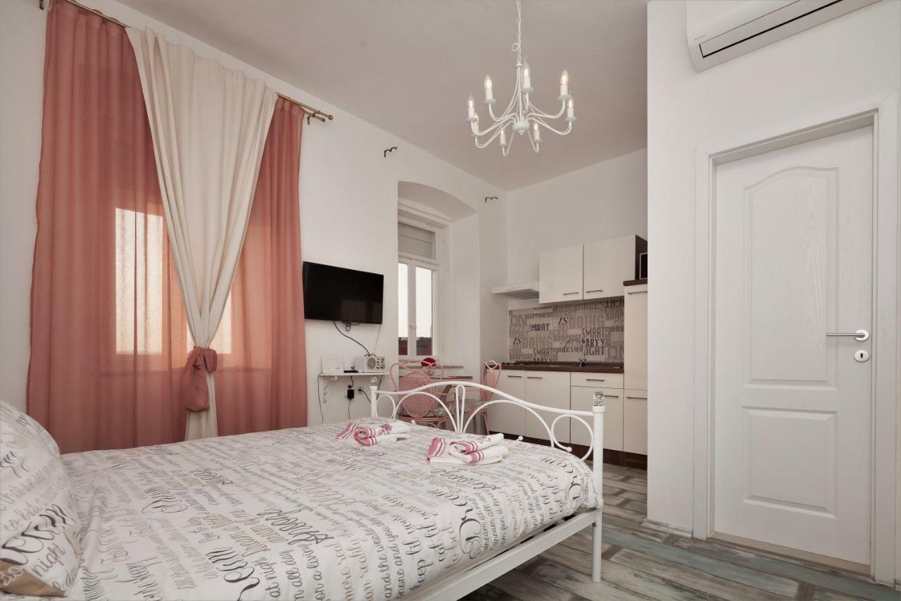 Main Square Apartments With Sea View Pula Luaran gambar