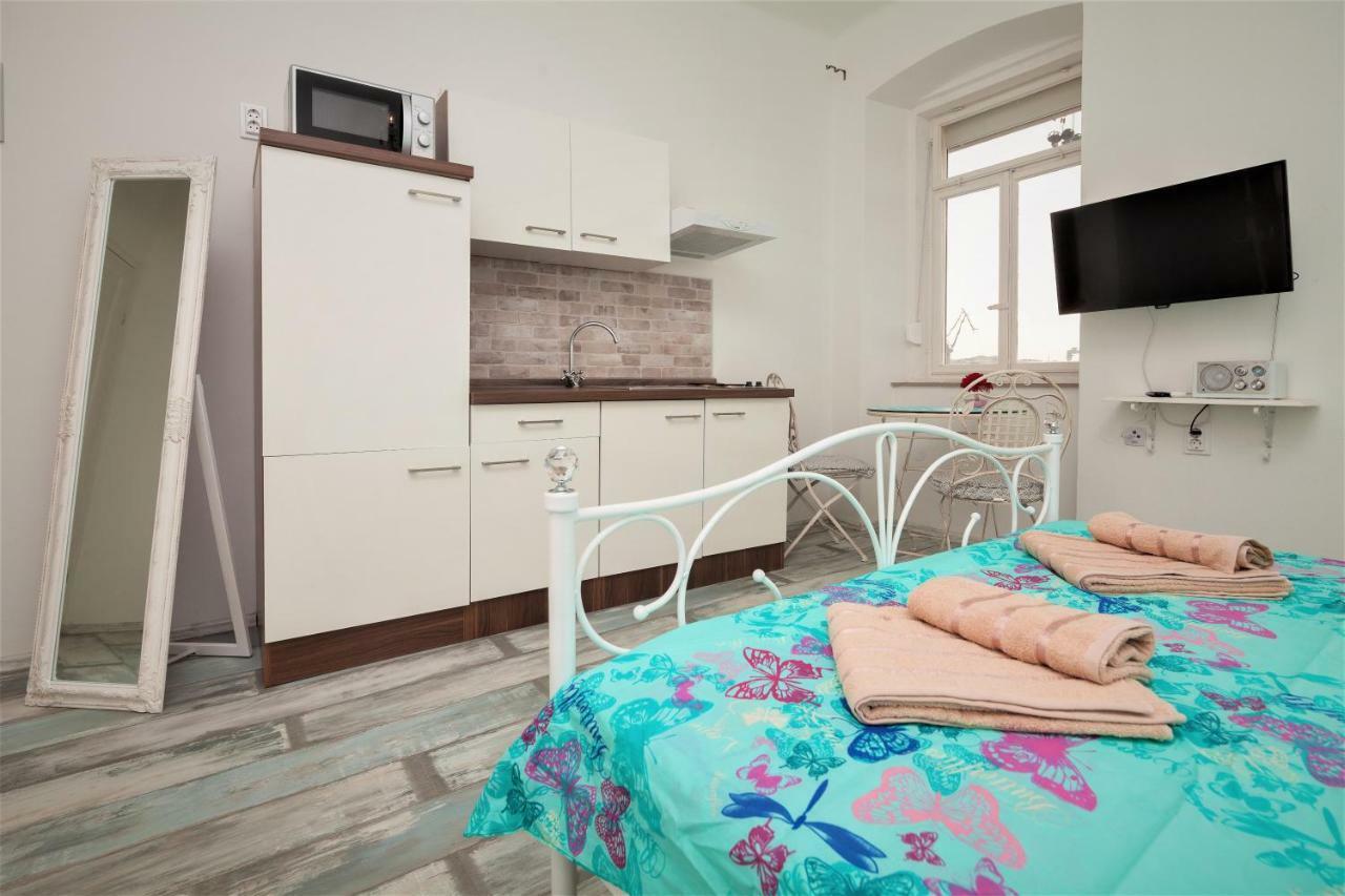 Main Square Apartments With Sea View Pula Luaran gambar
