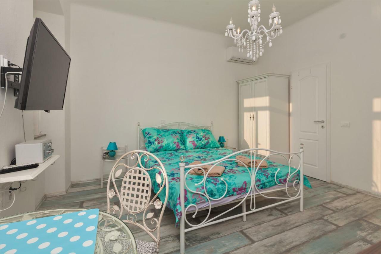 Main Square Apartments With Sea View Pula Luaran gambar
