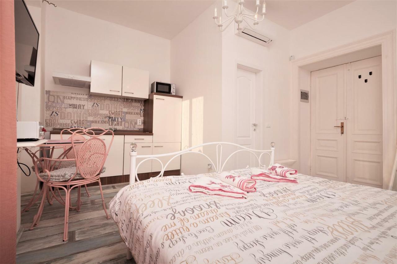 Main Square Apartments With Sea View Pula Luaran gambar